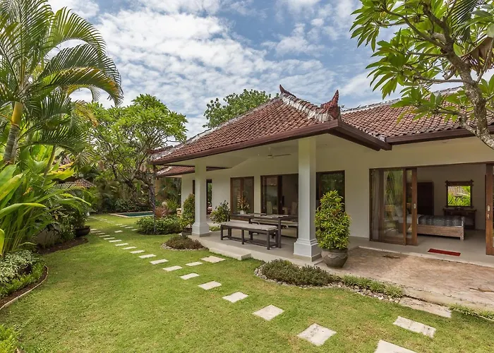 Bunga 2 * Seminyak